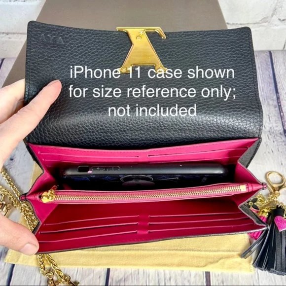 ⭐️Louis Vuitton Capucines black leather wallet or crossbody with bag charm - Picture 8 of 16